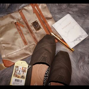 Tarmac Olive Canvas Classic Toms